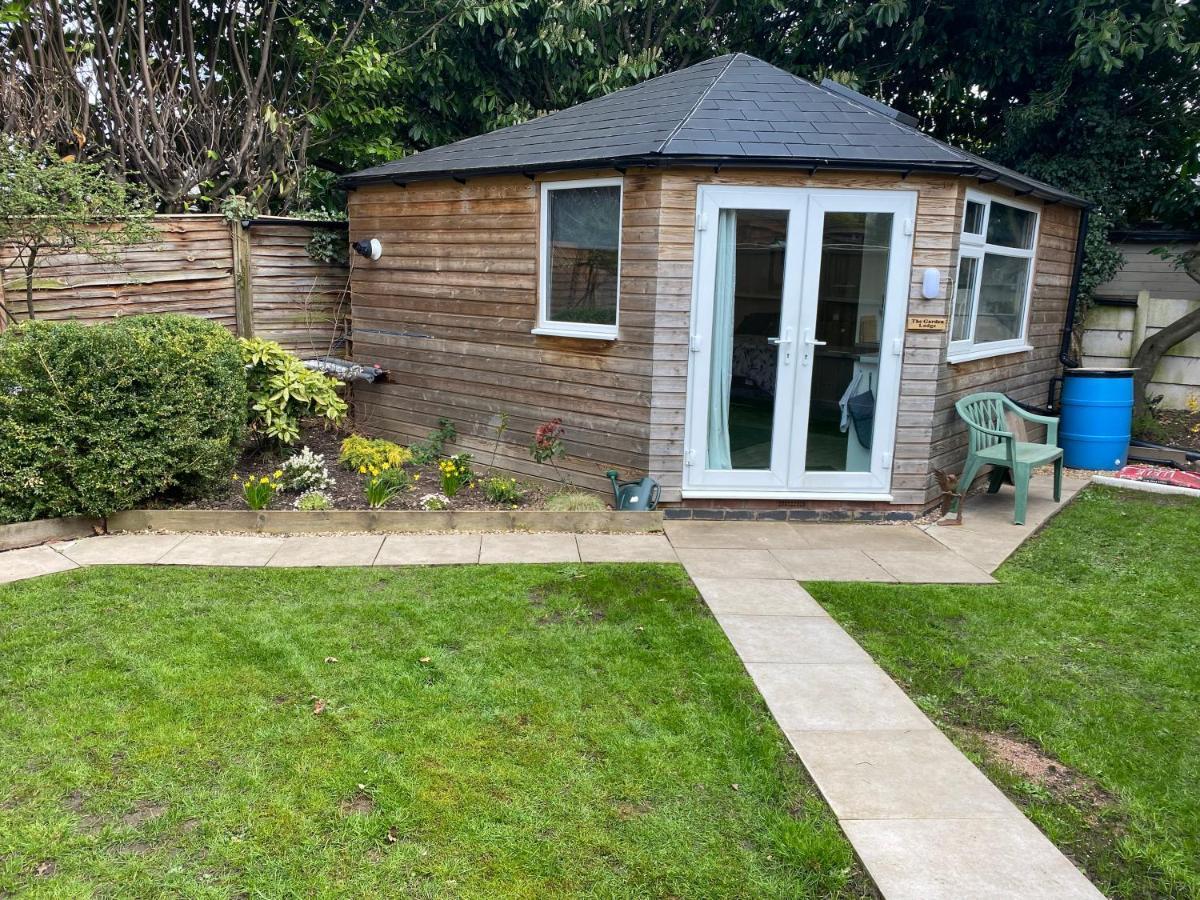 Garden Lodge Allesley Екстер'єр фото